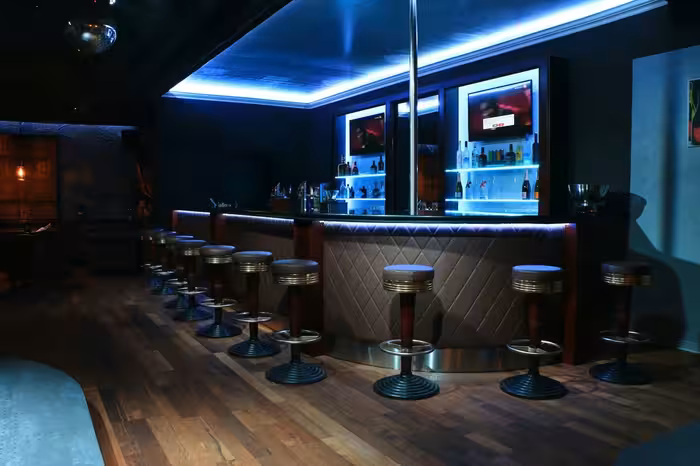 Club La Femme