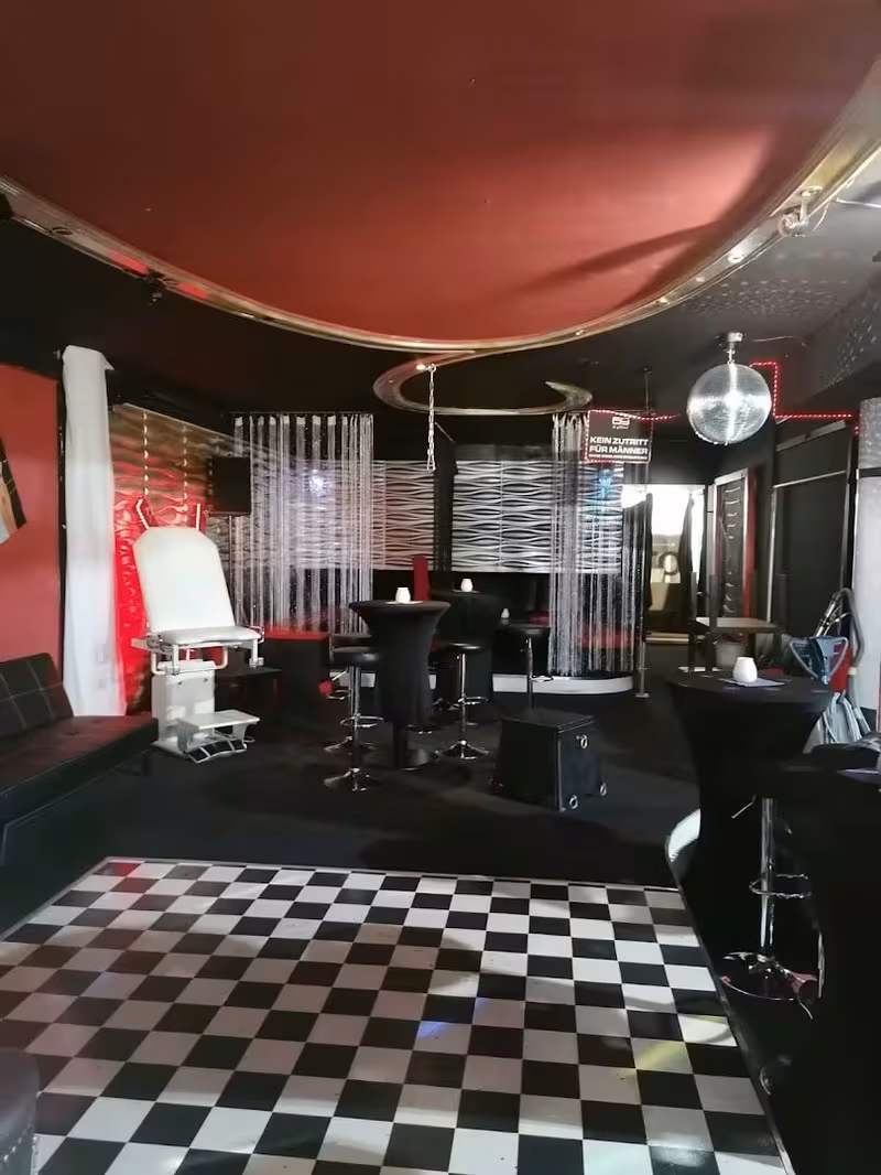 The Bold Club - photo 1