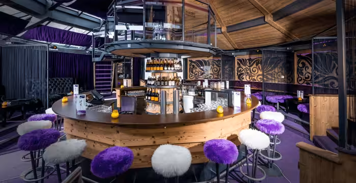 Skyline Nightclub & Showdance