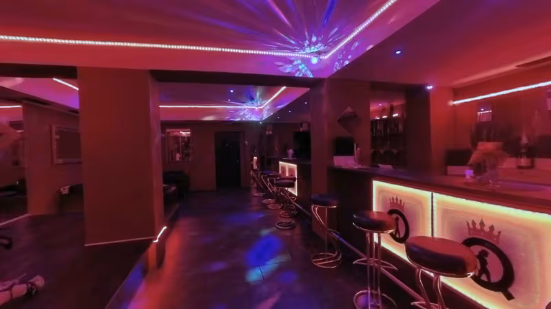Atlantis Night Club - photo 1