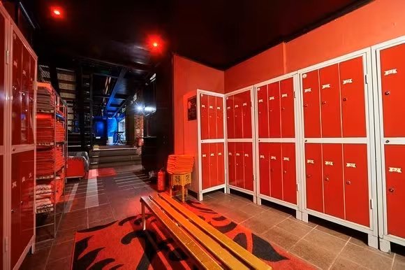 New Club Cocoon - photo 1