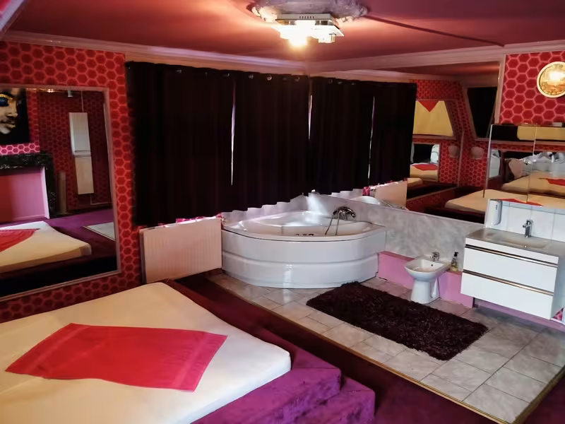 Club Riviera - photo 1