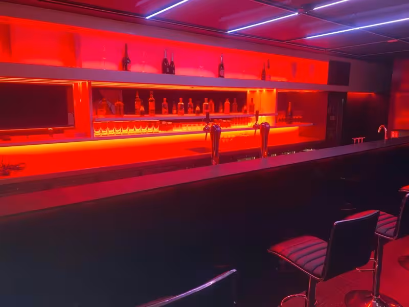 Red & Black Deinze - photo 1