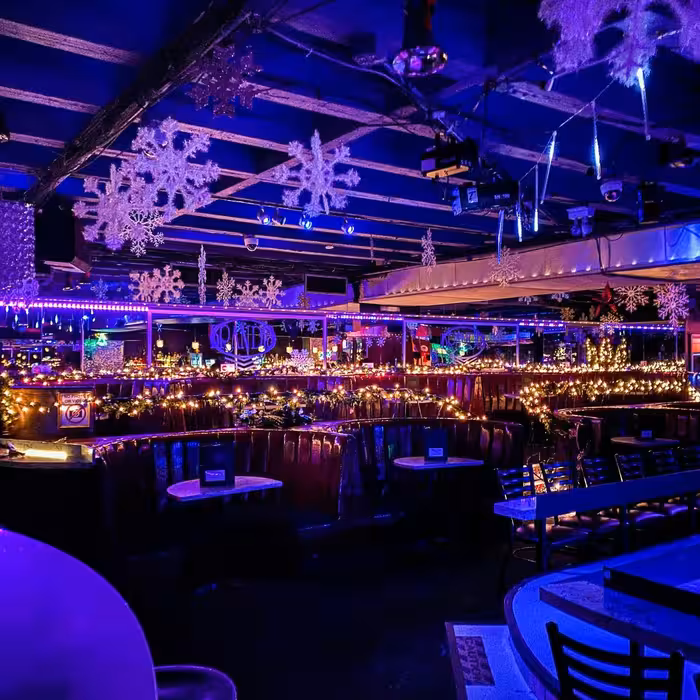 Brandis Show Lounge