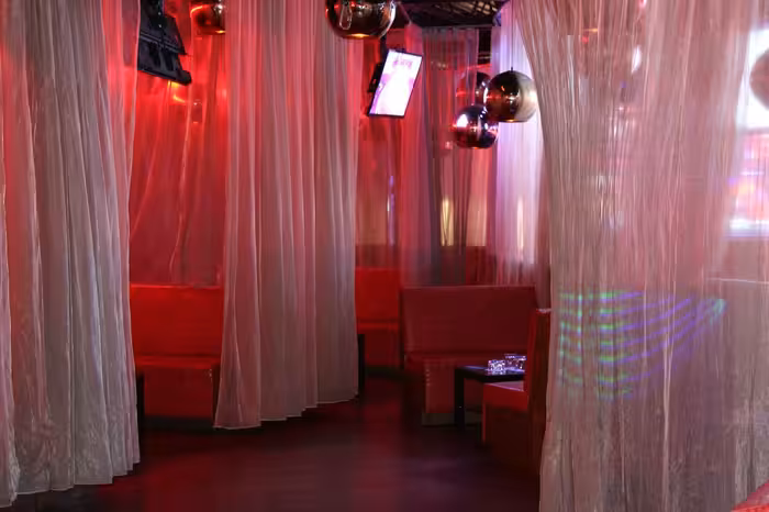 The Nine-0-Five Lounge