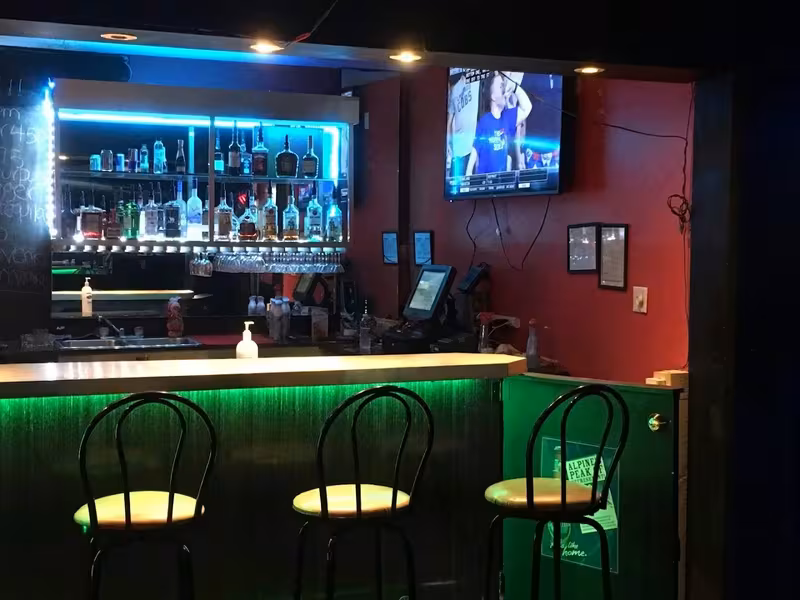 Tnt Show Bar - photo 1