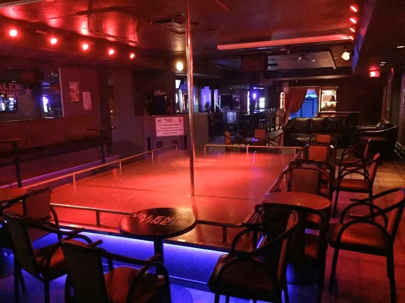 Bar Valentine Danseuses - photo 1