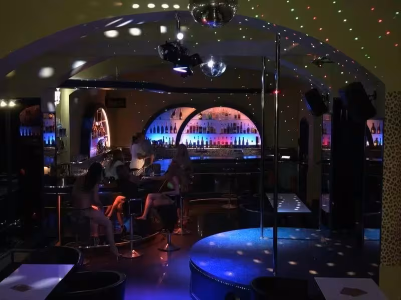 Queens Club | Night Club Prague 1 - photo 1