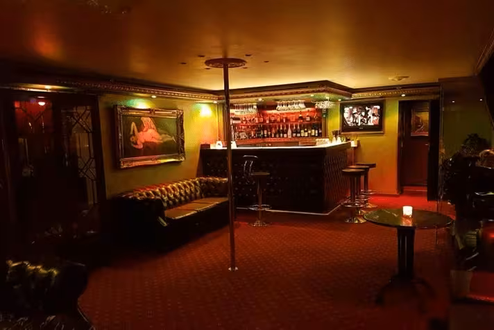 Black Diamond Club - photo 1