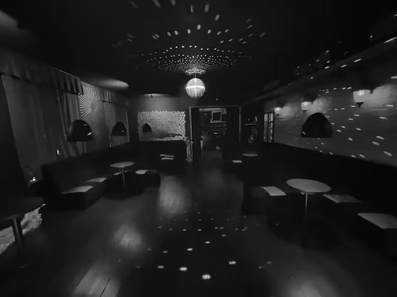 Striptease Club - No Nuns - photo 1