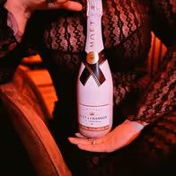 Erotic Bar Big Tits - photo 3