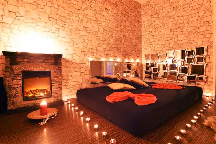 Pams Massage Lounge - photo 1
