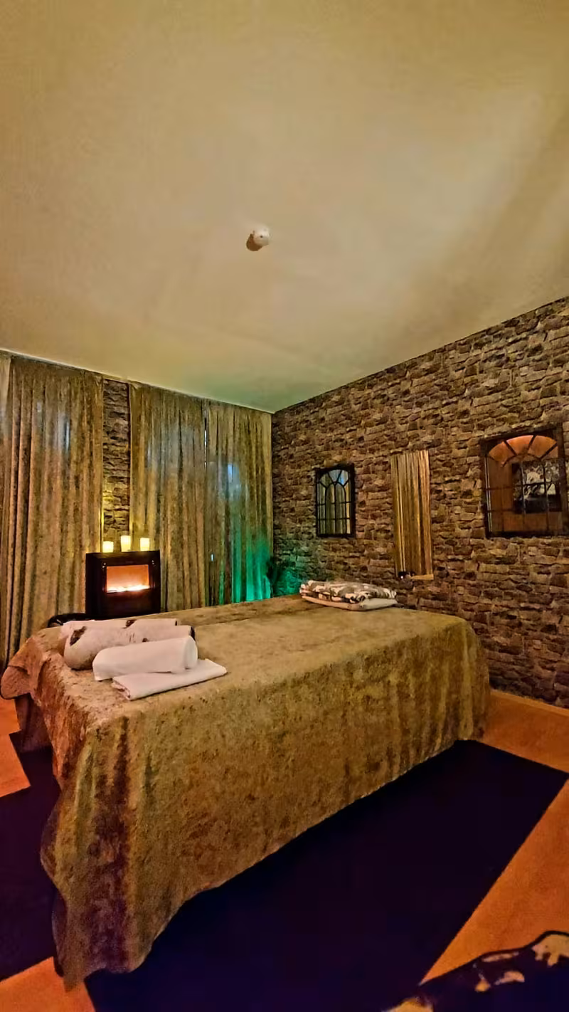 Gold HÄNde Massage Salon - photo 1