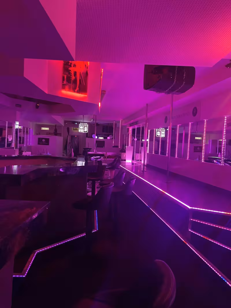 Bar Florida Tabledance In Duisburg - photo 1