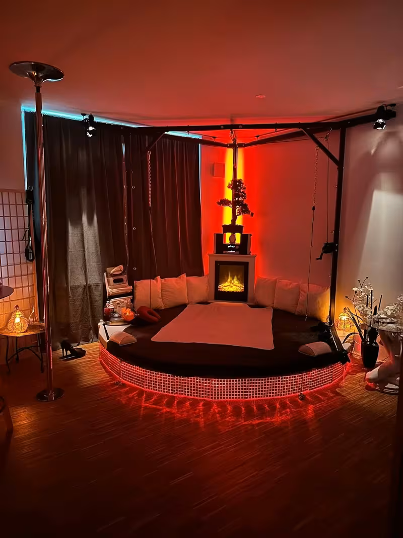 Lana's Erotische Massagen - Adresse Auf Anfrage - photo 1