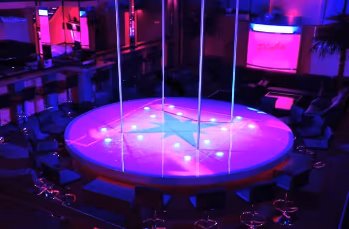 Pinky Tabledance