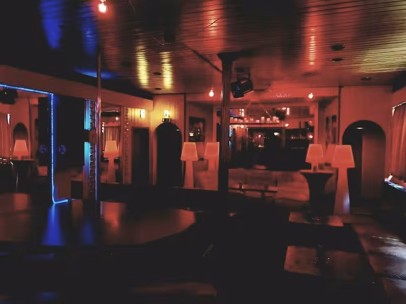Nightclub Roxy Bar - photo 1