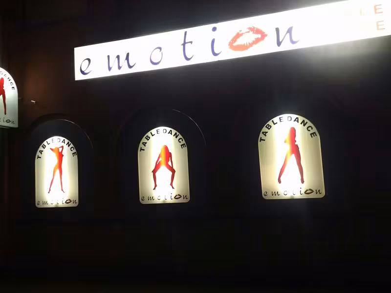 Emotion Table Dance - photo 1