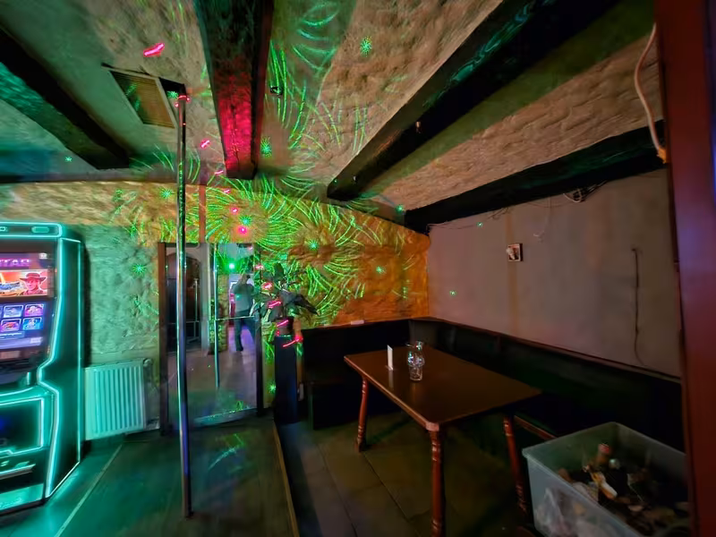 Showtime Bar - photo 1