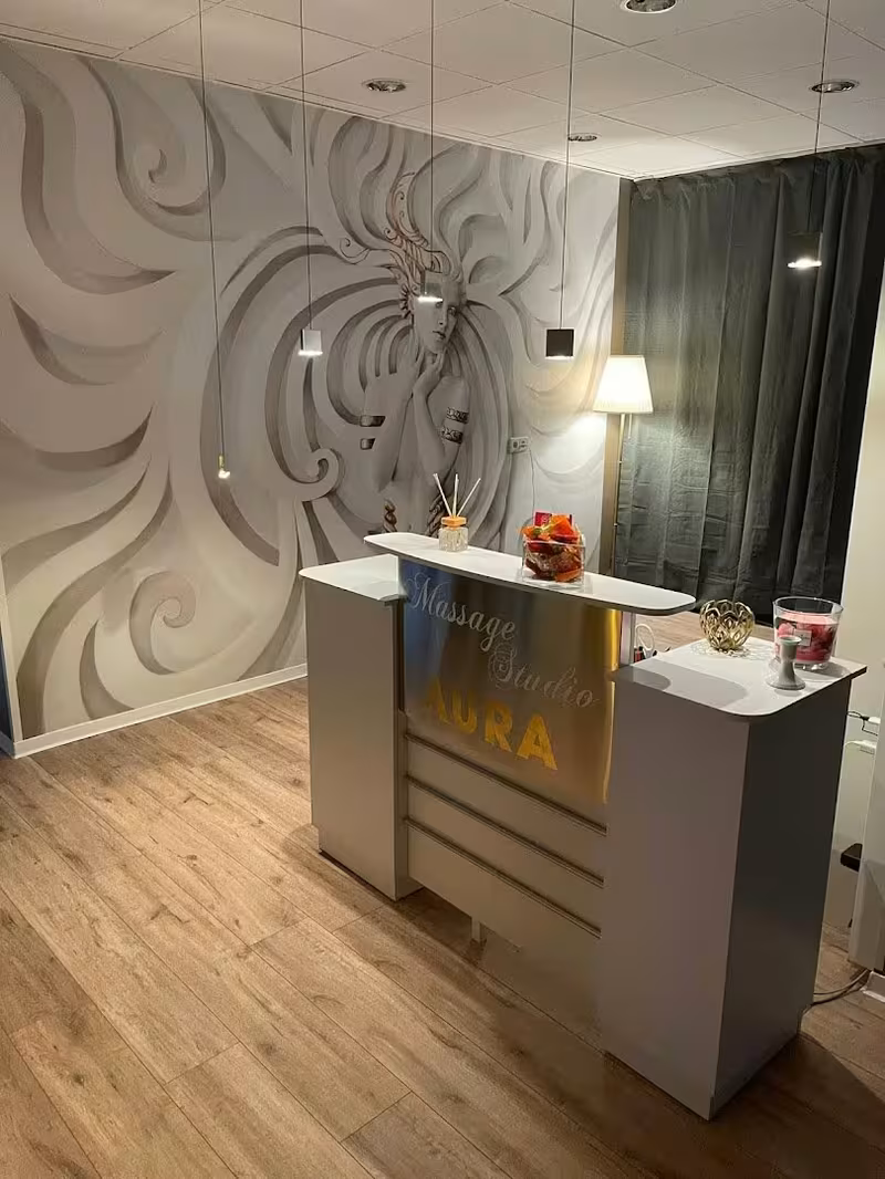 Aura Massage Studio - photo 1