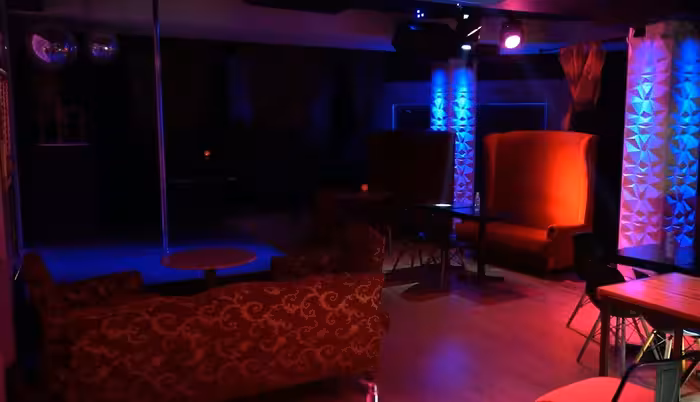 Gentlemen Club | Playhouse Emmanuela