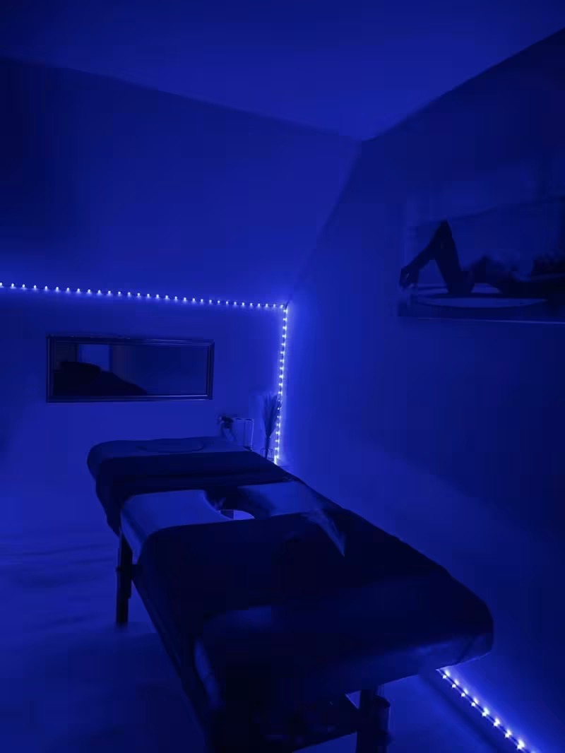 Euphoria Massage - photo 1