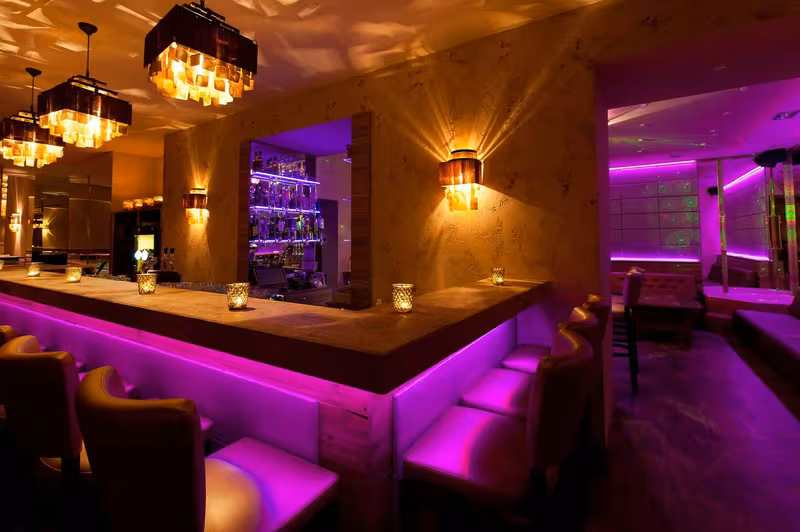 Marilyn Night Club | Gentlemen's Club, Striptease Bar - photo 1