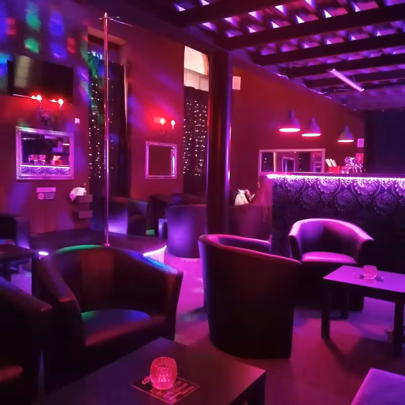 Club Dolly - Gentlemen's Club / Safe/Free Entrance - photo 1