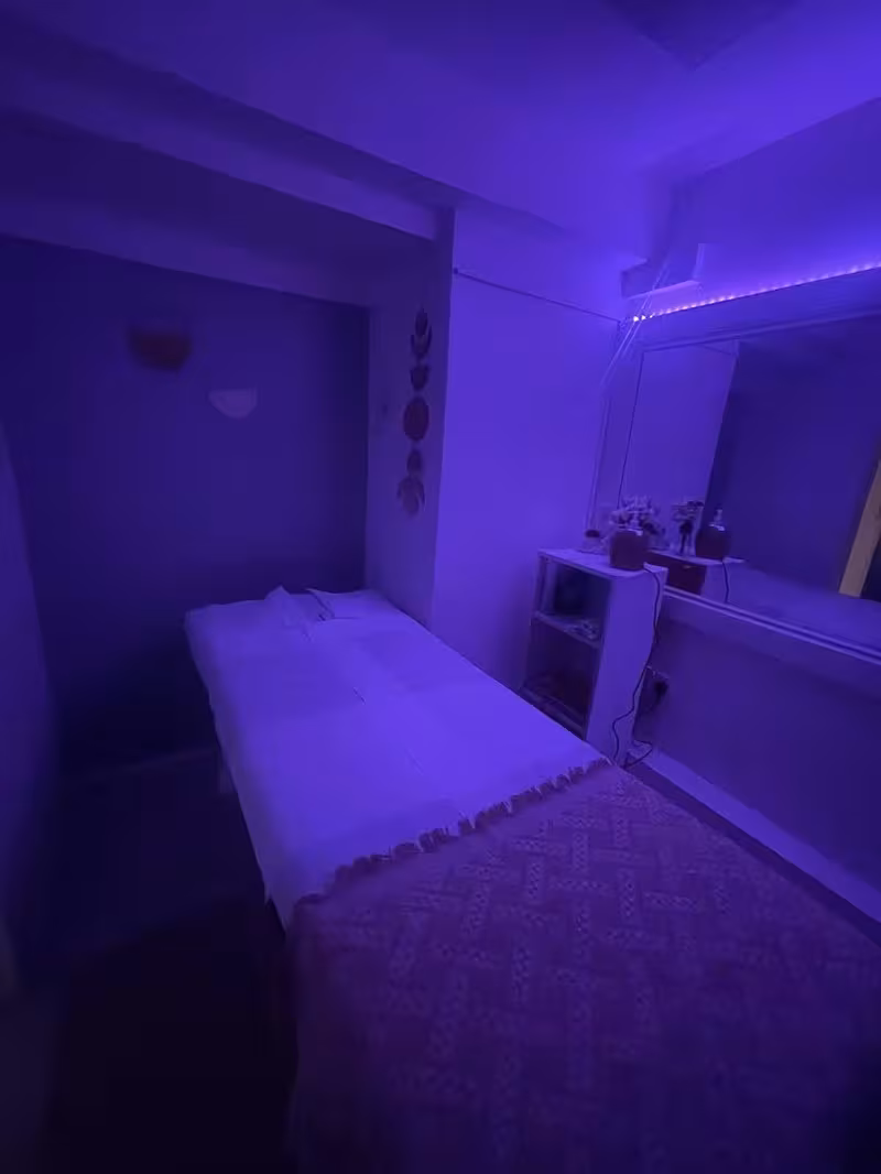 Moonlight Massage - photo 1
