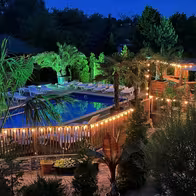 Jacuzzi Club & Resort - photo 3