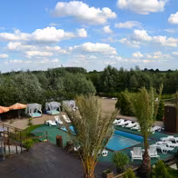 Jacuzzi Club & Resort - photo 9