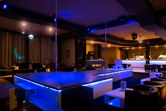 Royal Teaser - Strip Club