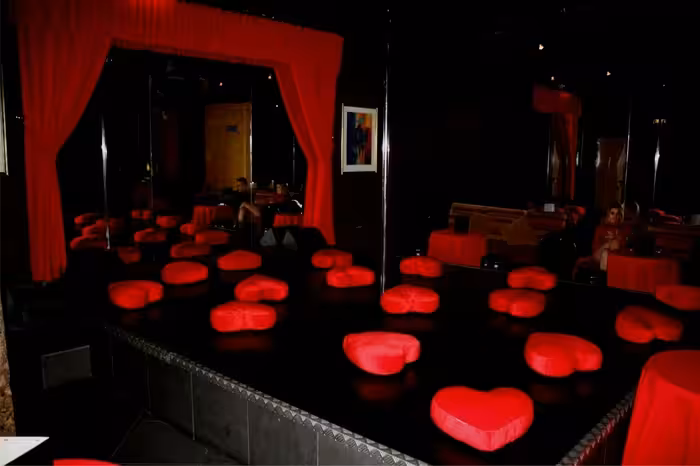 Glamour Gentlemens Club