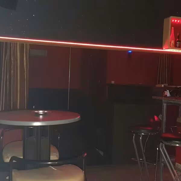 Kiss Bar - photo 1