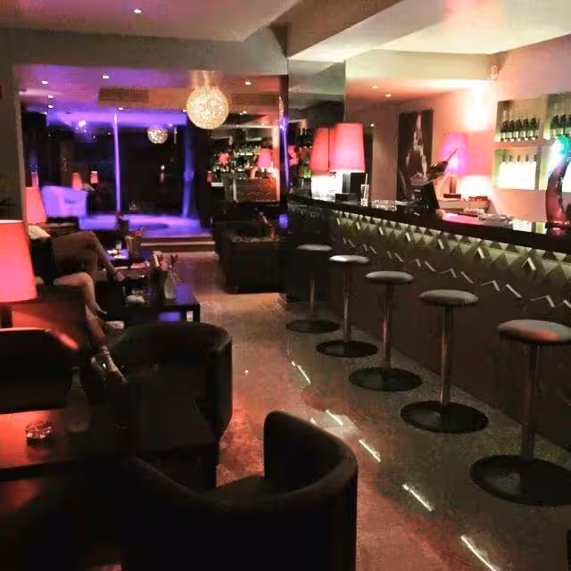 Crystal Lounge - Strip Club Cascais