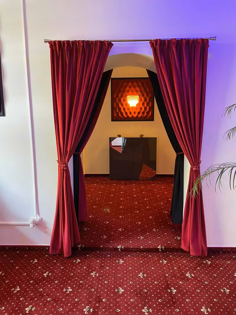 Cleopatra - Night Club & Masaj Erotic Oradea - photo 1