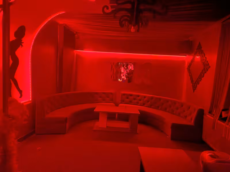 Pussycat Night Club - photo 1