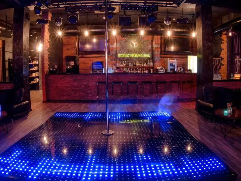 Striptiz-Klub Yestestvoznaniye (Novosibirsk) - photo 1