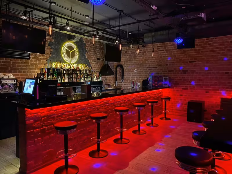 Striptiz-Klub Yestestvoznaniye - photo 1