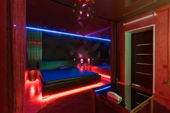 Сафари, Men's Club (Safari, Men's Club)