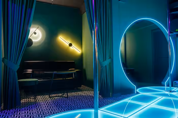 Plan B. Striptiz Klub