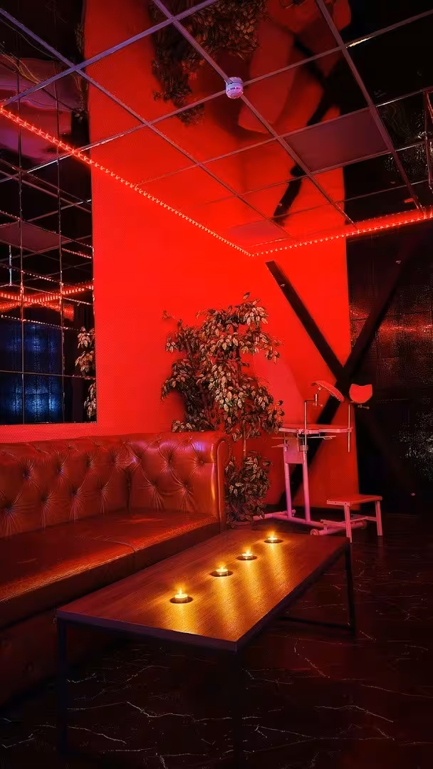 Lux Night - photo 1
