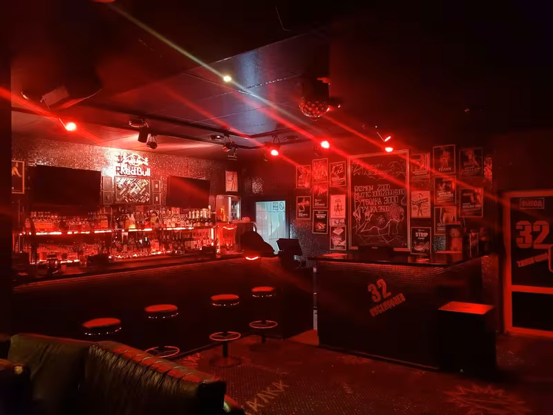 Strip Club Zazhigalka (Ivanovo) - photo 1
