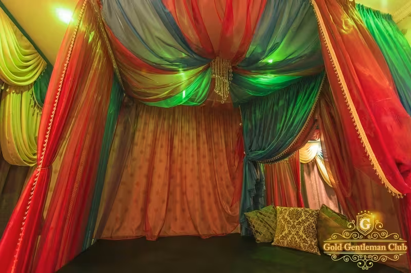 Gold Gentleman Club - photo 1
