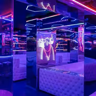 Chivalry Gentlemen's Lounge & Hotel - photo 10