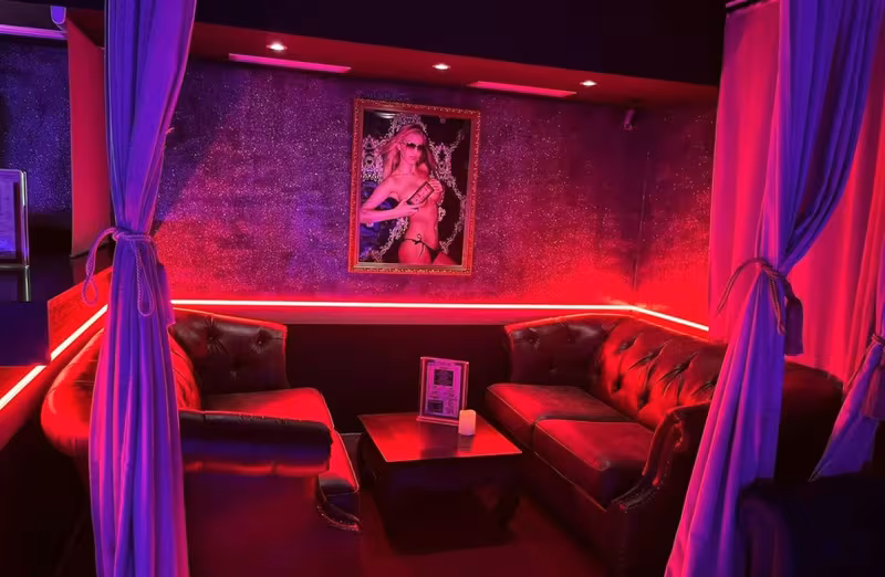 Level One Gentlemen's Club - photo 1