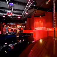 Haifisch Cabaret Night Club - photo 4