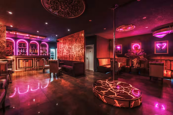 Club Millenium Kontaktbar
