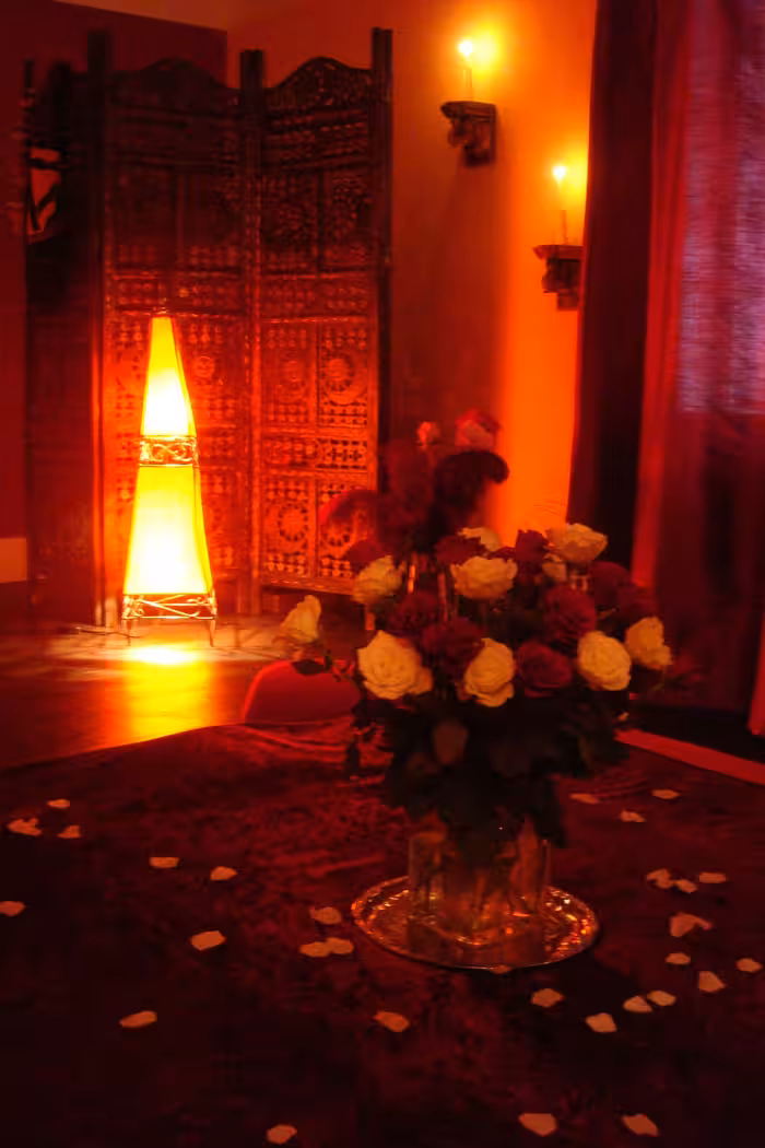 Das Sitara Tantra Team