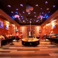 Mr. Churchill Lounge Bar - photo 3